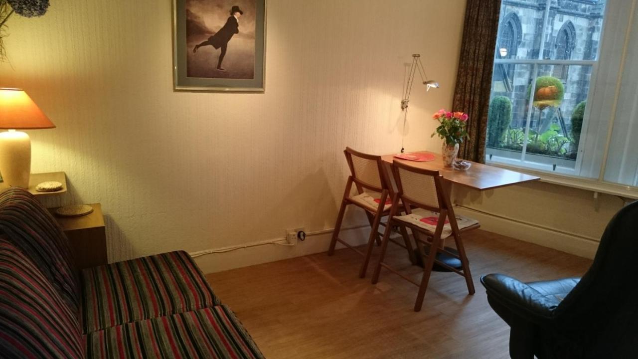 Royal Mile Apartment, 1 Minute From The Castle. Edinburgh Dış mekan fotoğraf